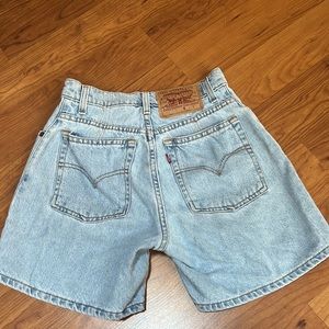 Vintage Levi Shorts- light wash size 23/24